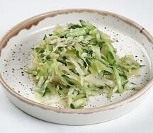 Салат капустный с огурцом
