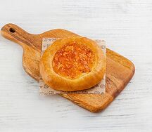 Ватрушка с облепихой и заварным кремом