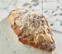 Миндальный круассан