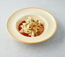 С бараниной в томатном соусе