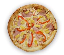 Пицца Гавайская с ветчиной и ананасами