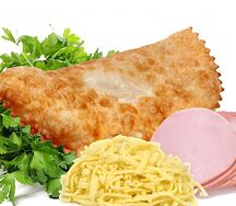 Чебурек с моцареллой и ветчиной