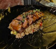 Филе утки с жареным рисом и кунжутным соусом