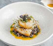 Филе палтуса с чёрным ризотто