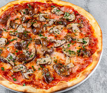 Пицца с белыми грибами