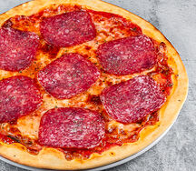 Пицца с салями