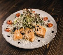 Цезарь с курицей
