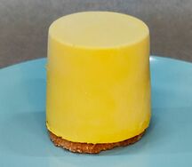 Пирожное Манго-маракуйя