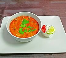 Том ям с куриным филе