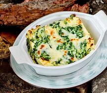 Ачма с сыром и шпинатом