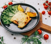 Горбуша под овощами