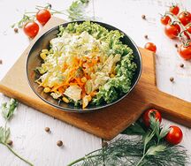 Салат из пекинской капусты