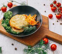 Грудка под овощами с сыром