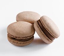 Macarons шоколад-карамель