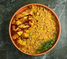 Жаренный рис с хрустящей курицей