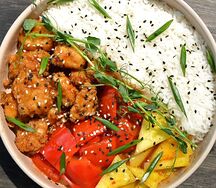 Рис по-сингапурски с курицей и ананасом