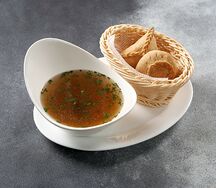 Куриный бульон с лапшой и курицей