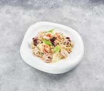 Орзотто с морепродуктами в сливочном соусе
