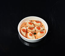 Вареники с мясом краба и красной икрой
