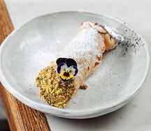 Канноли с фисташками