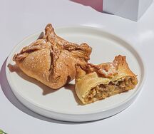 Татарский штрудель с яблоками, орехами и чабрецом