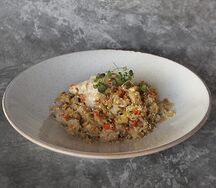 Жареный рис с курицей
