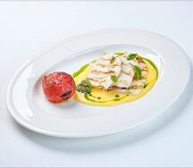 Кальмар с печеным томатом и сырным соусом