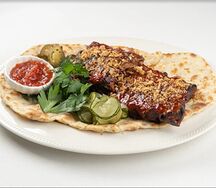 Свиные ребра с соусом BBQ