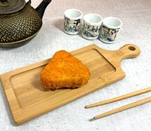 Жареный онигири Бекон-курица