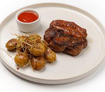 Свиная шея гриль с печёным картофелем