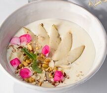 Манная каша с грушей и орехами 