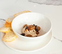 Паштет из куриной печени с изюмом и сухофруктами