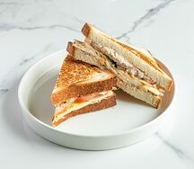 Тунец с яйцом и сыром