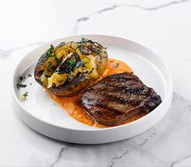 Говяжий язык на гриле с печеным картофелем