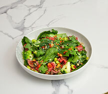 Салат с ростбифом, брокколи и кенийской фасолью