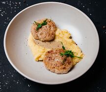 Куриные котлеты с картофельным пюре