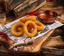 Кольца кальмара c соусом сладкий чили