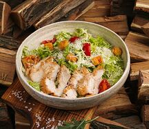 Салат Цезарь с курицей