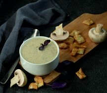 Крем-суп грибной с сухариками