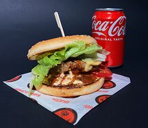 Бургер Егерь и Coca-Cola