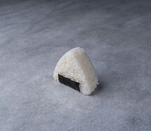 Онигири с курицей и шиитаке