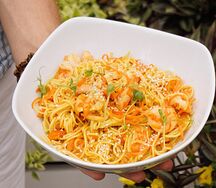 Яичная лапша с креветками