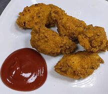 Куриные крылышки с соусом