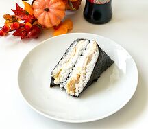 Онигири цыпленок спайси