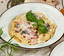 Паста с беконом и грибами