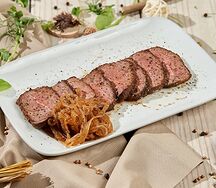 Маринованный ростбиф с луком