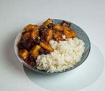 Тушёная свинина с картошкой и рис