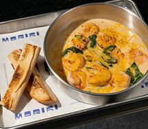 Креветки в сливочно-сырном соусе