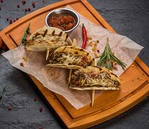 Тако с мясом и овощами
