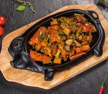 Сковородка с курицей